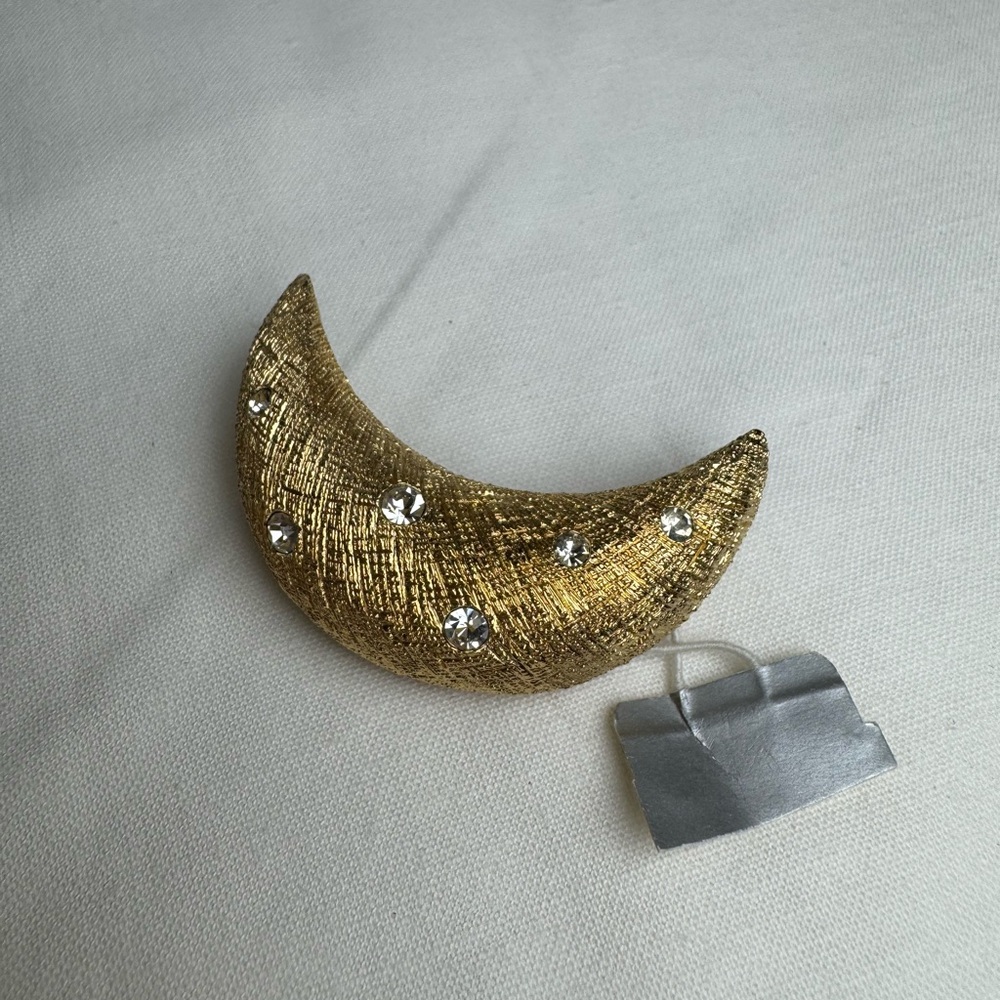 Vintage Christian Dior - Never Worn - Crescent Moon Pin Gold Tone Brooch Rhine - Picture 3 of 5